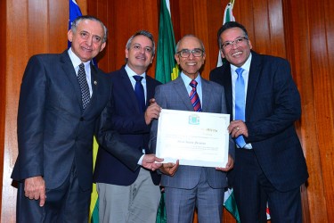 Presidente da Consciente recebe honra ao mérito