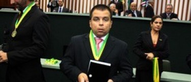 Felipe Inácio recebe homeagem na Assembleia Legislativa
