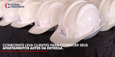 Consciente leva clientes para conhecer seus apartamentos